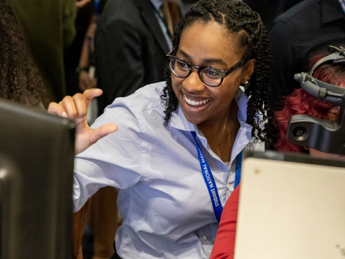 woman glasses smiling vr headseat